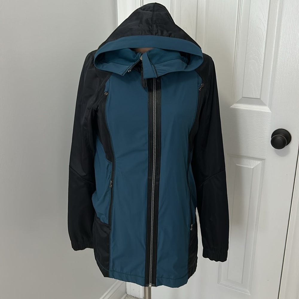Lululemon Right Round Jacket - Picture 3 of 12